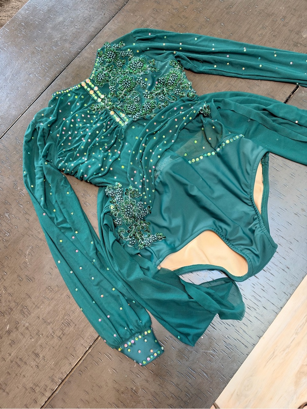 Emerald Green Bejeweled Long-Sleeve lyrical costume - Picture 2 of 3
